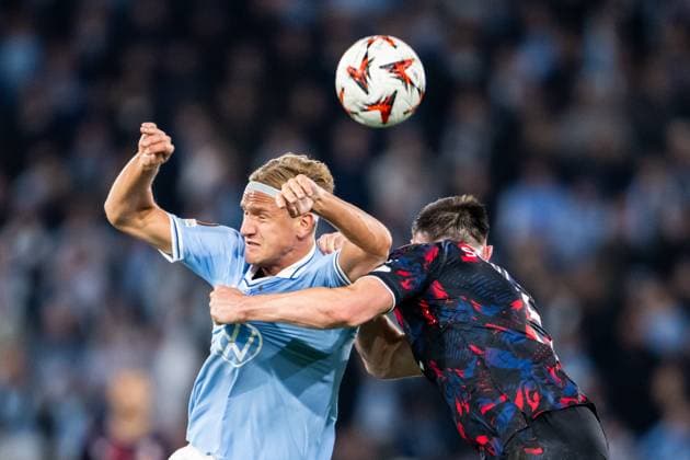 240926 Erik Botheim of Malmö FF and Robin Pröpper of Rangers during the UEFA Europa League football match between Malmö FF and Rangers on September 26, 2024 in Malmö Photo Petter Arvidson BILDBYRAN kod PA PA0884 fotboll football soccer fotball uefa europa league malmö ff rangers bbeng  Copyright: PETTERxARVIDSON BB240926PA139