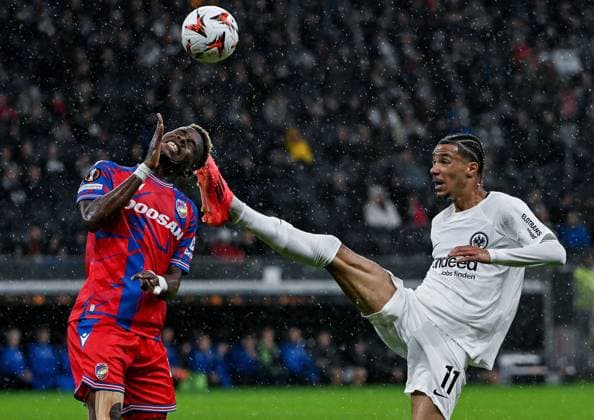 Sport Themen der Woche KW39 Sport Bilder des Tages 26.09.2024, xpsx, Fussball UEFA Europa League, Eintracht Frankfurt - Viktoria Pilsen v.l. Hugo Ekitike (Eintracht Frankfurt) (DFL DFB REGULATIONS PROHIBIT ANY USE OF PHOTOGRAPHS as IMAGE SEQUENCES and or QUASI-VIDEO) emspor Frankfurt *** 26 09 2024, xpsx, Football UEFA Europa League, Eintracht Frankfurt Viktoria Pilsen v l Hugo Ekitike Eintracht Frankfurt DFL DFB REGULATIONS PROHIBIT ANY USE OF PHOTOGRAPHS as IMAGE SEQUENCES and or QUASI VIDEO emspor Frankfurt