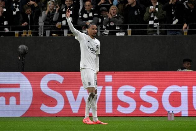 26 09 2024, xjhx, Fußball UEFA Europa League, Eintracht Frankfurt Viktoria Pilsen emspor, v l Torjubel nach dem Tor zum celebrating the goal celebrate 1 0 durch Hugo Ekitike Eintracht Frankfurt DFL DFB REGULATIONS PROHIBIT ANY USE OF PHOTOGRAPHS as IMAGE SEQUENCES and or QUASI VIDEO Frankfurt am Main