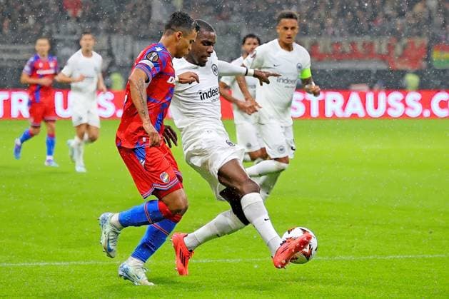 Frankfurt, Germany 26 September 2024 Europa League 2024 2025 Eintracht Frankfurt vs FC Viktoria Pilsen In the picture from left in the duel Cadu Pilsen against Niels Nkounkou Frankfurt Deutsche Bank Park Hessen Copyright: xFotostandx xRacochax