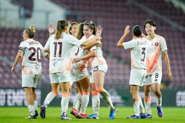 26 09 2024, Geneva, Stade de Geneve, UEFA Women s Champions League Servette FC Chônois Fôminin AS Roma, Giulia Dragoni 15 Roma celebrates her goal Geneva Stade de Geneve Geneva Switzerland  Copyright: xJustPictures.ch DanielaxPorcellix