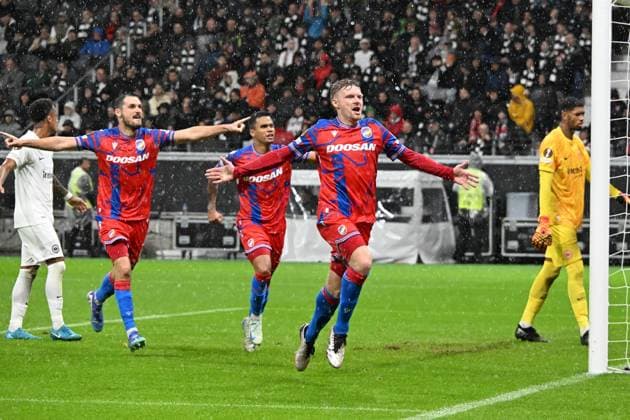 26 09 2024, xsltx, Fußball UEFA Europa League, Eintracht Frankfurt Viktoria Pilsen emspor, v l Torjubel nach dem Tor zum celebrating the goal celebrate 1 1 durch Pavel Sulc FC Viktoria Pilsen DFL DFB REGULATIONS PROHIBIT ANY USE OF PHOTOGRAPHS as IMAGE SEQUENCES and or QUASI VIDEO Frankfurt am Main