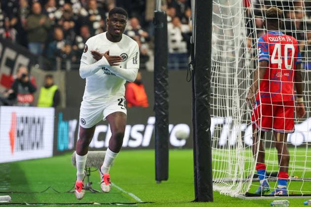 UEFA Europa League Eintracht Frankfurt Viktoria Pilsen on 26 09 2024 at Deutsche Bank Park in Frankfurt Cheers, goal celebration, goal scorer, goal scorer Eric Junior Dina Ebimbe Frankfurt 26 cheers after his goal to make it 2 to 1 MH