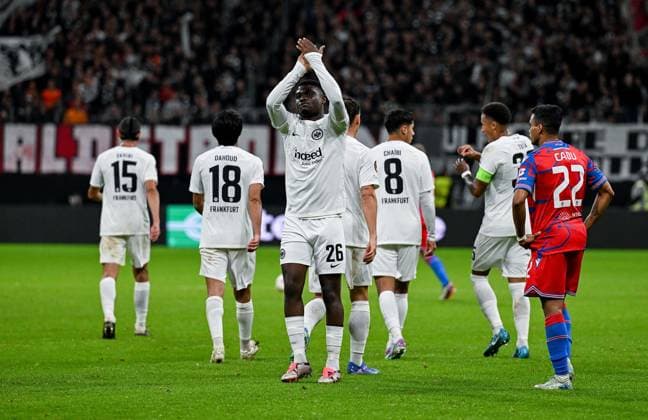 26 09 2024, xpsx, Football UEFA Europa League, Eintracht Frankfurt Viktoria Pilsen v l celebrate the goal, goal celebration for the 2 1 goal scorer Eric Junior Dina Ebimbe Eintracht Frankfurt DFL DFB REGULATIONS PROHIBIT ANY USE OF PHOTOGRAPHS as IMAGE SEQUENCES and or QUASI VIDEO emspor Frankfurt