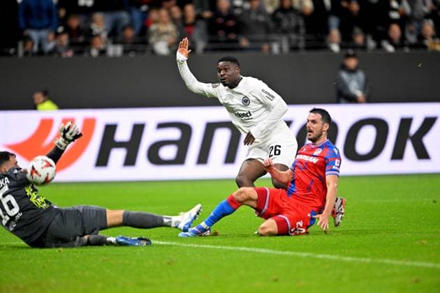 Soccer UEFA Europa League matchday 1 Eintracht Frankfurt Viktoria Pilsen on 26 09 2024 at Deutsche Bank Park in Frankfurt Goal kick to 2 1 by Eric Dina Ebimbe Frankfurt xJKx