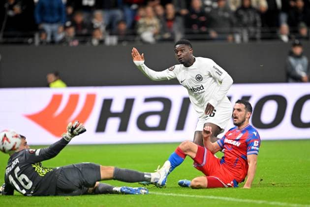 Soccer UEFA Europa League matchday 1 Eintracht Frankfurt Viktoria Pilsen on 26 09 2024 at Deutsche Bank Park in Frankfurt Goal kick to 2 1 by Eric Dina Ebimbe Frankfurt xJKx