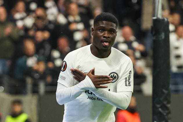 UEFA Europa League Eintracht Frankfurt Viktoria Pilsen on 26 09 2024 at Deutsche Bank Park in Frankfurt Cheers, goal celebration, goal scorer, goal scorer Eric Junior Dina Ebimbe Frankfurt 26 cheers after his goal to make it 2 to 1 MH