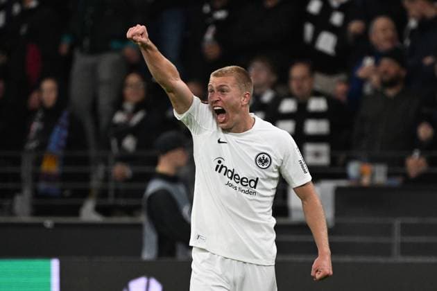 26 09 2024, xjhx, Fußball UEFA Europa League, Eintracht Frankfurt Viktoria Pilsen emspor, v l Torjubel nach dem Tor zum celebrating the goal celebrate 3 1 durch Rasmus Kristensen Eintracht Frankfurt DFL DFB REGULATIONS PROHIBIT ANY USE OF PHOTOGRAPHS as IMAGE SEQUENCES and or QUASI VIDEO Frankfurt am Main