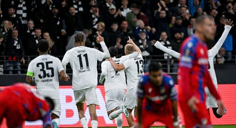 26 09 2024, xpsx, Fußball UEFA Europa League, Eintracht Frankfurt Viktoria Pilsen v l celebrate the goal, Torjubel zum 3 1 Torschütze Rasmus Kristensen Eintracht Frankfurt DFL DFB REGULATIONS PROHIBIT ANY USE OF PHOTOGRAPHS as IMAGE SEQUENCES and or QUASI VIDEO emspor Frankfurt