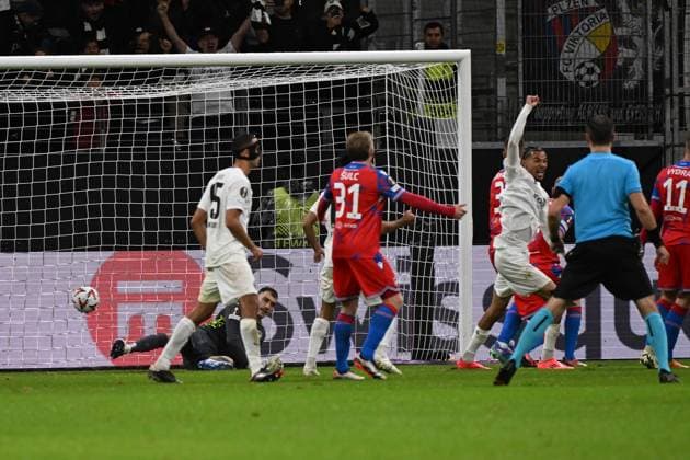 26 09 2024, xjhx, Football UEFA Europa League, Eintracht Frankfurt Viktoria Pilsen emspor, v l Rasmus Kristensen Eintracht Frankfurt scores the goal 3 1 DFL DFB REGULATIONS PROHIBIT ANY USE OF PHOTOGRAPHS as IMAGE SEQUENCES and or QUASI VIDEO Frankfurt am Main