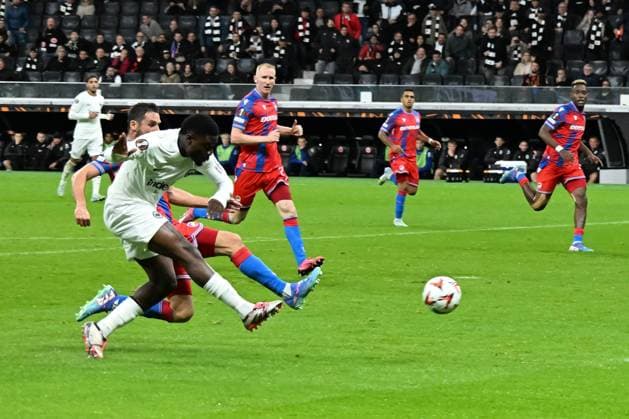 26 09 2024, xsltx, football UEFA Europa League, Eintracht Frankfurt Viktoria Pilsen emspor, v l Eric Junior Dina Ebimbe Eintracht Frankfurt scores the goal 2 1 DFL DFB REGULATIONS PROHIBIT ANY USE OF PHOTOGRAPHS as IMAGE SEQUENCES and or QUASI VIDEO Frankfurt am Main