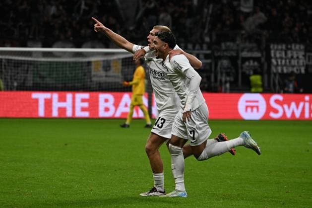 26 09 2024, xsltx, Fußball UEFA Europa League, Eintracht Frankfurt Viktoria Pilsen emspor, v l Torjubel nach dem Tor zum celebrating the goal celebrate 3 1 durch Rasmus Kristensen Eintracht Frankfurt Omar Marmoush Eintracht Frankfurt DFL DFB REGULATIONS PROHIBIT ANY USE OF PHOTOGRAPHS as IMAGE SEQUENCES and or QUASI VIDEO Frankfurt am Main