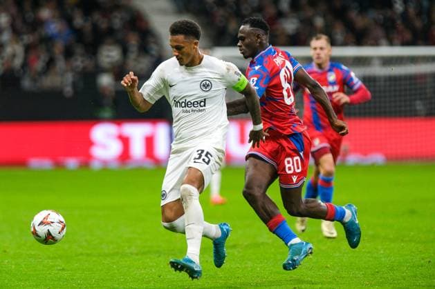 Tuta Eintracht Frankfurt, 35 in duel with Prince Kwabena Adu Viktoria Pilsen, 80 , GER, Eintracht Frankfurt vs Viktoria Pilsen, Football, UEFA Europa League, Matchday 1, Season 2024 25, 26 09 2024 GER, Eintracht Frankfurt vs Viktoria Pilsen, Football, UEFA Europa League, Matchday 1, Season 2024 25, 26 09 2024 Frankfurt Copyright: xEibner-Pressefoto FlorianxWieganx EP_FWD