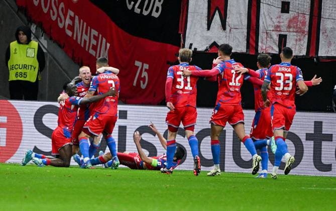 26 09 2024, xpsx, Fußball UEFA Europa League, Eintracht Frankfurt Viktoria Pilsen v l celebrate the goal, Torjubel zum 3 3 Toerschütze Vaclav Jemelka FC Viktoria Pilsen DFL DFB REGULATIONS PROHIBIT ANY USE OF PHOTOGRAPHS as IMAGE SEQUENCES and or QUASI VIDEO emspor Frankfurt