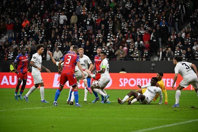 26 09 2024, xjhx, Football UEFA Europa League, Eintracht Frankfurt Viktoria Pilsen emspor, v l DFL DFB REGULATIONS PROHIBIT ANY USE OF PHOTOGRAPHS as IMAGE SEQUENCES and or QUASI VIDEO Frankfurt am Main