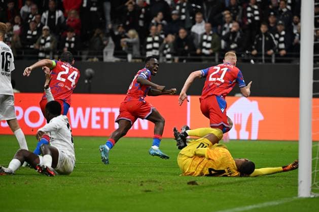 26 09 2024, xjhx, Fußball UEFA Europa League, Eintracht Frankfurt Viktoria Pilsen emspor, v l Torjubel nach dem Tor zum celebrating the goal celebrate 3 3 durch Vaclav Jemelka FC Viktoria Pilsen Kaua Santos Eintracht Frankfurt DFL DFB REGULATIONS PROHIBIT ANY USE OF PHOTOGRAPHS as IMAGE SEQUENCES and or QUASI VIDEO Frankfurt am Main