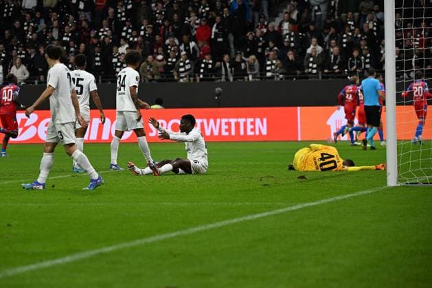 26 09 2024, xjhx, Fußball UEFA Europa League, Eintracht Frankfurt Viktoria Pilsen emspor, v l Torjubel nach dem Tor zum celebrating the goal celebrate 3 3 durch Vaclav Jemelka FC Viktoria Pilsen Kaua Santos Eintracht Frankfurt DFL DFB REGULATIONS PROHIBIT ANY USE OF PHOTOGRAPHS as IMAGE SEQUENCES and or QUASI VIDEO Frankfurt am Main
