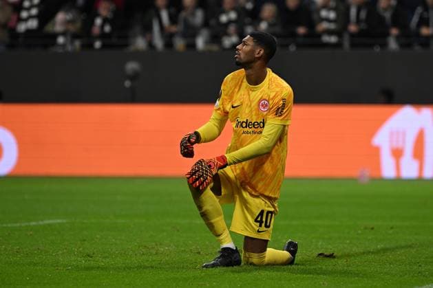 26 09 2024, xjhx, Football UEFA Europa League, Eintracht Frankfurt Viktoria Pilsen emspor, v l Kaua Santos Eintracht Frankfurt sad, disappointed, frustrated, dejected DFL DFB REGULATIONS PROHIBIT ANY USE OF PHOTOGRAPHS as IMAGE SEQUENCES and or QUASI VIDEO Frankfurt am Main