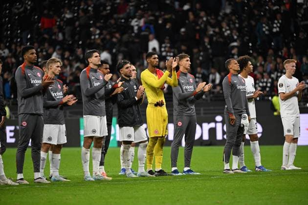 26 09 2024, xjhx, Football UEFA Europa League, Eintracht Frankfurt Viktoria Pilsen emspor, v l The Eintracht players are sad, disappointed, frustrated, dejected DFL DFB REGULATIONS PROHIBIT ANY USE OF PHOTOGRAPHS as IMAGE SEQUENCES and or QUASI VIDEO Frankfurt am Main
