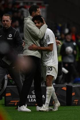 26 09 2024, xjhx, Football UEFA Europa League, Eintracht Frankfurt Viktoria Pilsen emspor, v l Coach Dino Toppmöller Toppmoeller Eintracht Frankfurt Mahmoud Dahoud Eintracht Frankfurt DFL DFB REGULATIONS PROHIBIT ANY USE OF PHOTOGRAPHS as IMAGE SEQUENCES and or QUASI VIDEO Frankfurt am Main