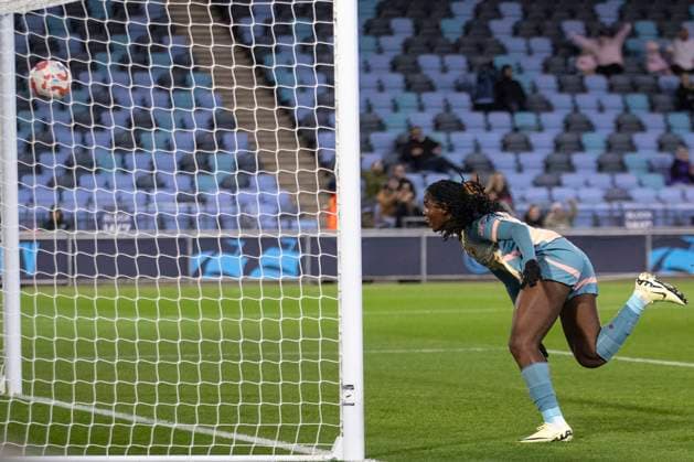 Manchester City v Paris FC: UEFA Women s Champions League 2nd Round 2nd Leg Khadija Shaw 21 of Manchester City W.F.C. scores a goal during the UEFA Women s Champions League Second Round 2nd Leg match between Manchester City and Paris FC at the Joie Stadium in Manchester, England, on September 26, 2024. Manchester United Kingdom  Copyright: xMIxNewsx originalFilename:fletcher-manchest240926_nppHt.jpg