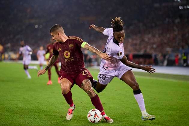 AS Roma v Athletic Club - Europa League 2024 25 League Phase Gianluca Mancini of AS Roma competes for the ball with Nico Williams of Athletic Club during the Europa League match between AS Roma and Athletic Club at Stadio Olimpico on September 26, 2024, in Rome, Italy. Rome Stadio Olimpico Rome Italy RL_ASRvATH_EL_000115 Copyright: xRicardoxLarreinax