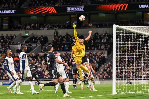 London, England - September 26: Guglielmo Vicario of Tottenham makes save during the UEFA Europa League 2024 25 match between Tottenham Hotspur FC v FK Qarabag at Tottenham Hotspur Stadium on September 26, 2024 in London, England. (David Horton SPP) Copyright: xDavidxHorton SPPx spp-en-DaHo-davidhorton260924209