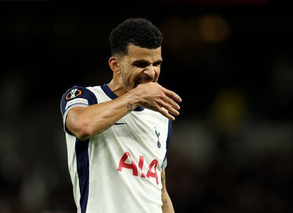 London, England, 26th September 2024. Tottenham™s Dominic Solanke celebrates after he scores to make it 3-0 during the UEFA Europa League match at the Tottenham Hotspur Stadium, London. Picture credit should read: Paul Terry Sportimage EDITORIAL USE ONLY. No use with unauthorised audio, video, data, fixture lists, club league logos or live services. Online in-match use limited to 120 images, no video emulation. No use in betting, games or single club league player publications. SPI-3334-0042