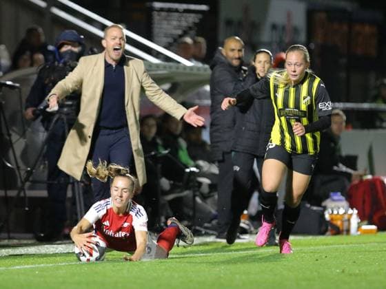 Borehamwood, England, September 26 2024: Head Coach of Arsenal Jonas Eidevall reacts to a foul against Lia Walti (13 Arsenal) during the UEFA Womens Champions League Round 2 Qualifier: Second Leg game between Arsenal and BK Hacken at Mangata Pay UK Stadium, Meadow Park in Borehamwood, England. (Jay Patel SPP) Copyright: xJayxPatel SPPx spp-en-JaPa-ARSvBKH_20240926_0652