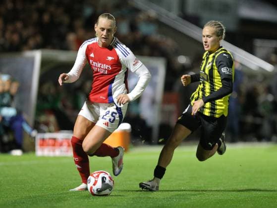 Borehamwood, England, September 26 2024: Stina Blackstenius (25 Arsenal) and Filippa Curmark (9 BK Hacken) during the UEFA Womens Champions League Round 2 Qualifier: Second Leg game between Arsenal and BK Hacken at Mangata Pay UK Stadium, Meadow Park in Borehamwood, England. (Jay Patel SPP) Copyright: xJayxPatel SPPx spp-en-JaPa-ARSvBKH_20240926_0695