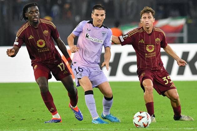 Soccer, Serie A match , Roma v Athletic Bilbao Manu Kone of AS Roma,Inigo Ruiz de Galarreta of Athletic Bilbao,Tommaso Baldanzi of AS Roma during the Europa League first qualifying round - 1st leg match between Roma v Athletic Bilbao at Olympic stadium, Italy, Sep 26th, 2024. Imago-Images Emmefoto Copyright: xImago-Images Emmefotox