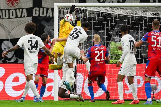 UEFA Europa League Eintracht Frankfurt Viktoria Pilsen on 26 09 2024 at Deutsche Bank Park in Frankfurt Tuta Lucas Silva Melo Frankfurt 35 and goalkeeper Kaua Morais Vieira dos Santos Frankfurt 40 shortly before the goal for 3 to 3 by Vaclav Jemelka Viktoria Pilsen 21 against Vaclav Jemelka Viktoria Pilsen MH