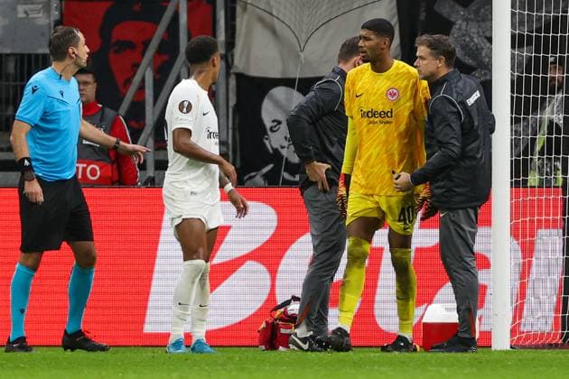 UEFA Europa League Eintracht Frankfurt Viktoria Pilsen on 26 09 2024 at Deutsche Bank Park in Frankfurt Referee Mykola Balakin, Tuta Lucas Silva Melo Frankfurt 35 and goalkeeper Kaua Morais Vieira dos Santos Frankfurt 40 MH