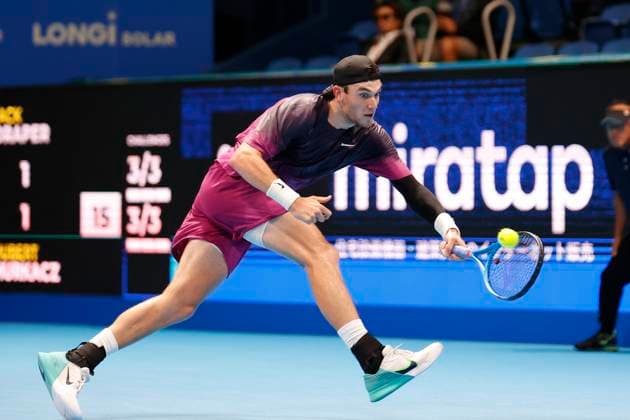 September 27, 2024, Tokyo, Japan: Jack DRAPER (GBR) hits a return against Hubert HURKACZ (POL) during a Men s Singles match of the Kinoshita Group Japan Open Tennis Championships 2024 at the Ariake Coloseum. This is the longest-running ATP, Tennis Herren Tour tournament in Asia, first held in 1972. The tournaments run from September 23 to October 1st. Tokyo Japan - ZUMAm191 20240927_aap_m191_007 Copyright: xRodrigoxReyesxMarinx