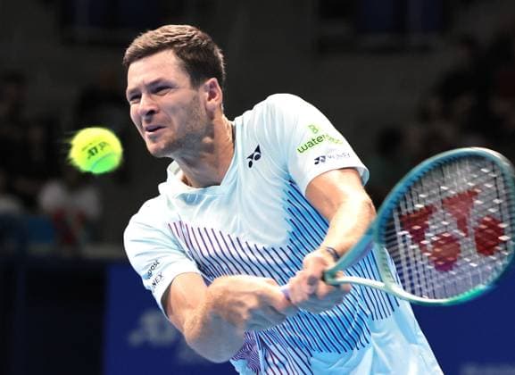 September 27, 2024, Tokyo, Japan - Hubert Hurkacz of Poland retuens the ball against Jack Draper of Britain at the second round match of the Japan Open Tennis championships at the Ariake Colosseum in Tokyo on Friday, September 27, 2024. (photo by Yoshio Tsunoda AFLO) Noxthirdxpartyxsales  (0765074742st)