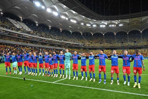 Star footballers Vlad Iulian ChiricheÈ™, Andrei Daniel Vlad, Joyskim Aurelien Aurelien Dawa Tchakonte, Malcolm Edjouma, George Daniel Birligea, Florin Lucian TÄƒnase, IliuÈÄƒ Daniel Popa, Alexandru Mihail BaluÈÄƒ, Mihai Popescu, Mihai Daniel Lixandru, È˜tefan Târrnovanu, Adrian Gheorghe È˜ut, Marius È˜tefÄƒnescu, Valentin CreÈu, Risto Radunovic, GrigoraÈ™ Alexandru Pantea, Darius Dumitru Olaru and Octavian George Popescu greet the gallery after the match between FCSB and RFS, UEFA Europa League, played at Arena Nationala in Bucharest, Thursday, September 26, 2024 Bucuresti Copyright: xRazvanxPasarica SPORTxPICTURESx