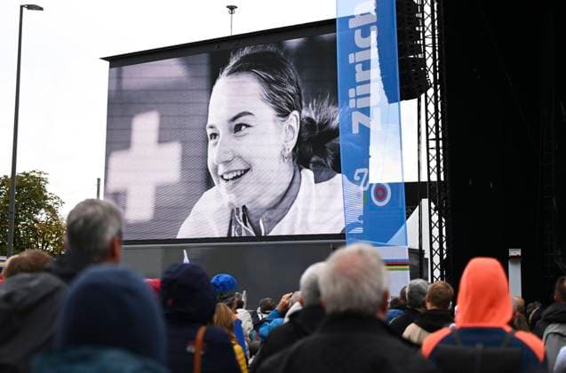 Bilder des Jahres 2024, Sport 09 September Sport Themen der Woche KW39 UCI Road World Championships Zurich 27 09 2024 Zurich, Switzerland - September 27 : Tribute to Muriel Furrer (SUI) during the Men Under 23 Road Race of the UCI 2024 Road World Championships cycling race on September 27, 2024 in Zurich, Switzerland, 27 09 2024 Zurich Switzerland  Copyright: xVincentxKalutx