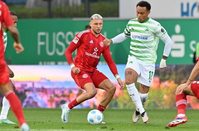 27 09 2024 Soccer Season 2024 2025 2 Soccer Bundesliga 07 Matchday SpVgg Greuther Fürth Kleeblatt Fortuna Düsseldorf Sportfoto Zink xwoxzix DFL regulations prohibit any use of photographs as image sequences and or quasi video only for editorial use Jona Niemiec 18, Fortuna Düsseldorf F95 Roberto Massimo 11, SpVgg Greuther Fürth