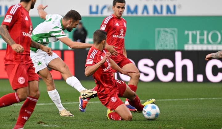 27 09 2024 Soccer Season 2024 2025 2 Soccer Bundesliga 07 Matchday SpVgg Greuther Fürth Kleeblatt Fortuna Düsseldorf Sportfoto Zink xwoxzix DFL regulations prohibit any use of photographs as image sequences and or quasi video only for editorial use Dennis Srbeny 7, SpVgg Greuther Fürth Tim Oberdorf 15, Fortuna Düsseldorf F95