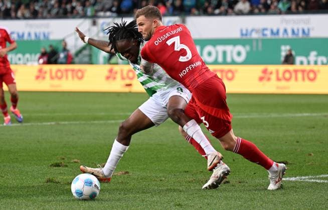 27 09 2024 Soccer Season 2024 2025 2 Soccer Bundesliga 07 Matchday SpVgg Greuther Fürth Kleeblatt Fortuna Düsseldorf Sportfoto Zink xwoxzix DFL regulations prohibit any use of photographs as image sequences and or quasi video only for editorial use Noel Futkeu 9, SpVgg Greuther Fürth Andre Hoffmann 3, Fortuna Düsseldorf F95