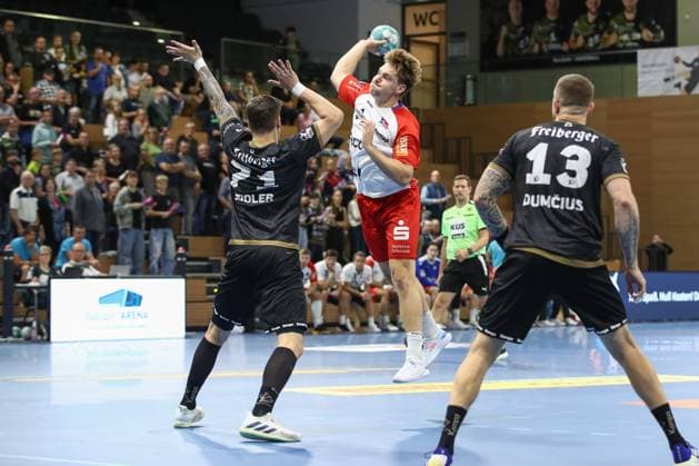 27 09 2024, xtgx, Handball 2 Bundesliga HC Elbflorenz Dresden HBW Balingen Weilstetten v l Daniel Blomgren Balingen, 2 throws goal, Torschuetze, erzielt Tor, Treffer, scores the goal Dresden