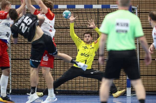 27 09 2024, xtgx, Handball 2 Bundesliga HC Elbflorenz Dresden HBW Balingen Weilstetten v l Mateusz Kornecki Balingen, 1 save, holds the ball, catches the ball, parries Dresden