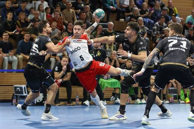 27 09 2024, xtgx, Handball 2 Bundesliga HC Elbflorenz Dresden HBW Balingen Weilstetten v l Csaba Leimeter Balingen, 5 wirft Tor, Torschuetze, erzielt Tor, Treffer, scores the goal Dresden