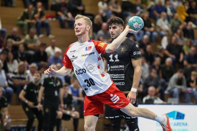 27 09 2024, xtgx, Handball 2 Bundesliga HC Elbflorenz Dresden HBW Balingen Weilstetten v l Sascha Pfattheicher Balingen, 30 at Siebenmeter Dresden