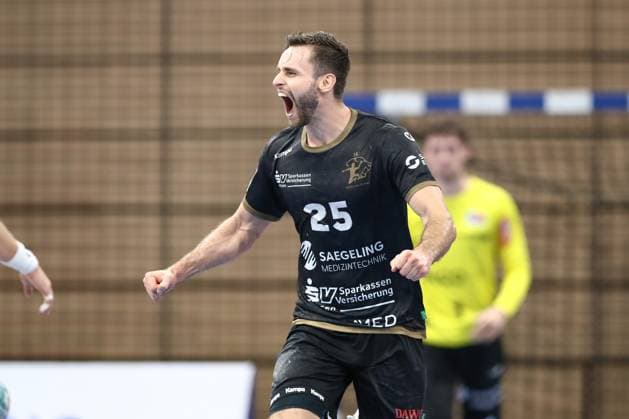 27 09 2024, xtgx, Handball 2 Bundesliga HC Elbflorenz Dresden HBW Balingen Weilstetten v l Sebastian Gress Greß, Dresden, 25 Jubel, Torjubel, jubelt ueber das Tor, celebrate the goal, celebration Dresden