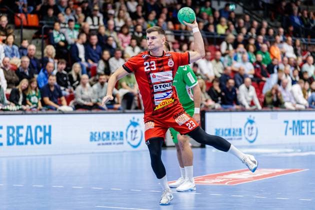 Janik Schrader VfL Luebeck Schwartau, 23 on seven-meter 7-meter throw GER, GWD Minden vs VfL Luebeck Schwartau, Handball, 2 Bundesliga, Matchday 4, Season 2024 2025, 27 09 2024 GER, GWD Minden vs VfL Luebeck Schwartau, Handball, 2 Bundesliga, Matchday 4, Season 2024 2025, 27 09 2024 Luebbecke Copyright: xEibner-Pressefotox xJanxRollingerx EP_JSK