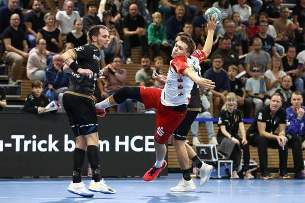 27 09 2024, xtgx, Handball 2 Bundesliga HC Elbflorenz Dresden HBW Balingen Weilstetten v l Elias Huber Balingen, 7 wirft Tor, Torschuetze, erzielt Tor, Treffer, scores the goal Dresden