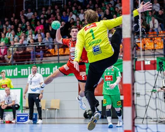 f l Kaj Geenen VfL Luebeck Schwartau, 05 , Malte Semisch GWD Minden, 01 GER, GWD Minden vs VfL Luebeck Schwartau, Handball, 2 Bundesliga, Matchday 4, Season 2024 2025, 27 09 2024 GER, GWD Minden vs VfL Luebeck Schwartau, Handball, 2 Bundesliga, Matchday 4, Season 2024 2025, 27 09 2024 Luebbecke Copyright: xEibner-Pressefotox xJanxRollingerx EP_JSK