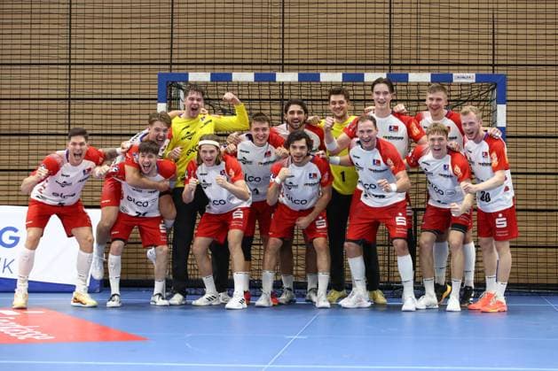 27 09 2024, xtgx, Handball, 2 Bundesliga, HC Elbflorenz Dresden HBW Balingen Weilstetten, emspor v l Balingen Cheering about the victory, cheering after the end of the game Dresden