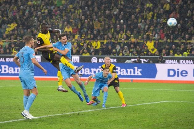 Bilder des Jahres 2024, Sport 09 September Sport Themen der Woche KW39 Sport Bilder des Tages Serhou GUIRASSY (DO) erzielt per Kopfball das Tor zum 1:2, Fussball 1. Bundesliga, 5. Spieltag, Borussia Dortmund (DO) - VfL Bochum (BO) 4:2 am 27.09.2024 in Dortmund Deutschland. DFL regulations prohibit any use of photographs as image sequences and or quasi-video Â *** Serhou GUIRASSY DO scores the goal for 1 2, Football 1 Bundesliga, Matchday 5, Borussia Dortmund DO VfL Bochum BO 4 2 on 27 09 2024 in Dortmund Germany DFL regulations prohibit any use of photographs as image sequences and or quasi video Â